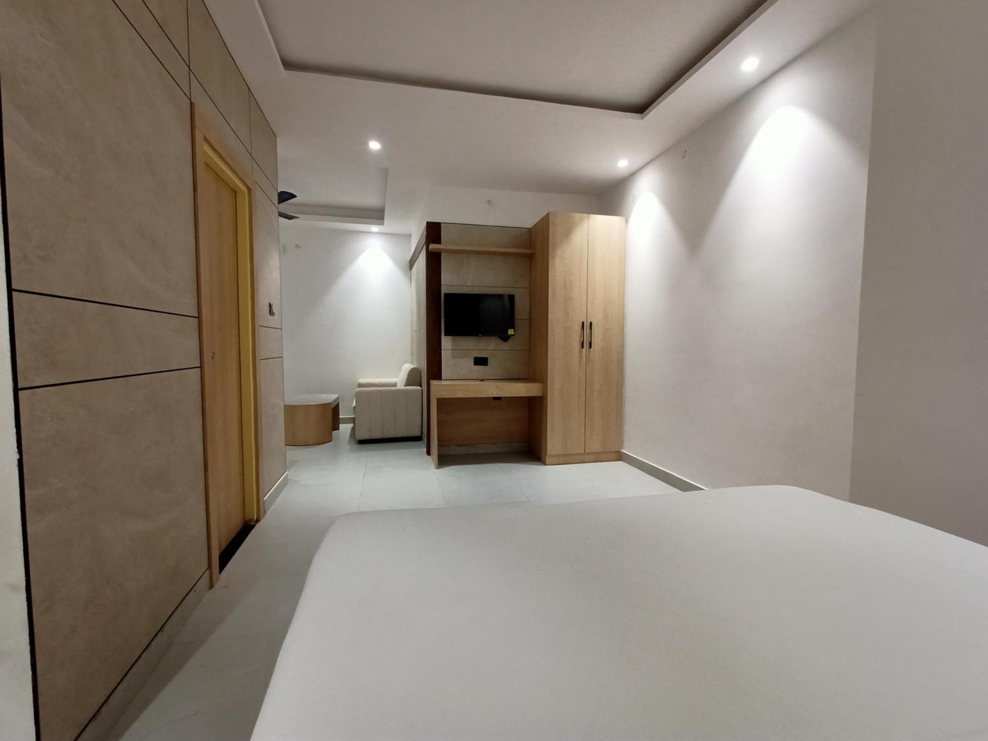 Hotel Global Inn -1 Km From Railway Station - Lift Food And Free Parking Lucknow Ngoại thất bức ảnh