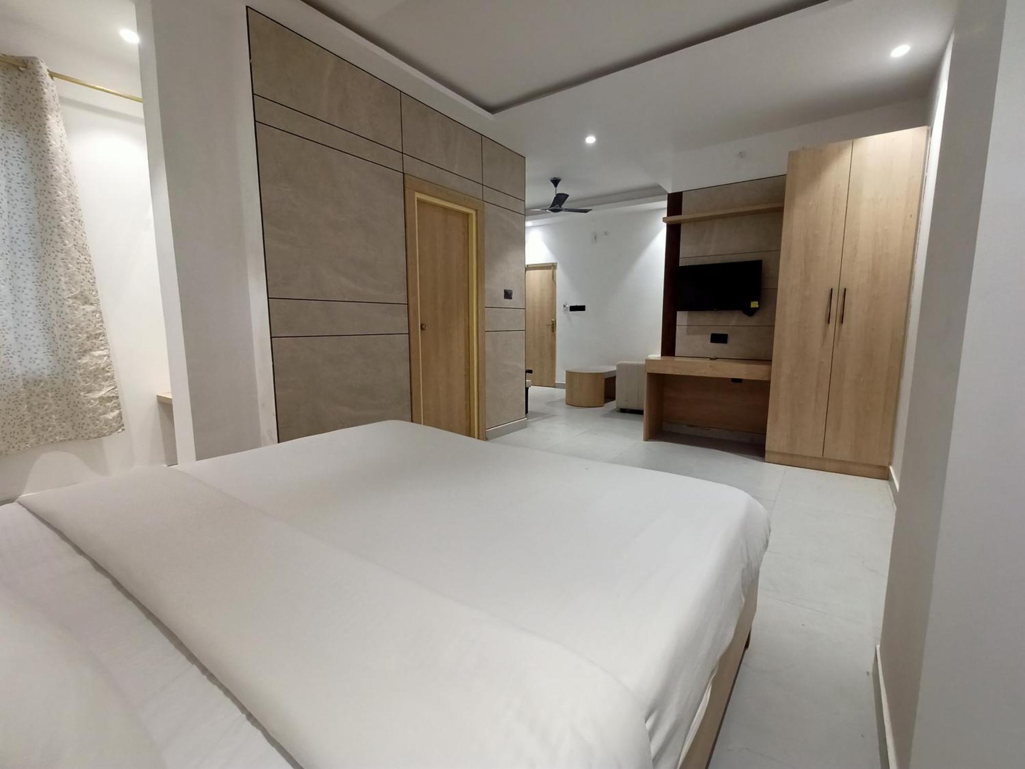 Hotel Global Inn -1 Km From Railway Station - Lift Food And Free Parking Lucknow Ngoại thất bức ảnh