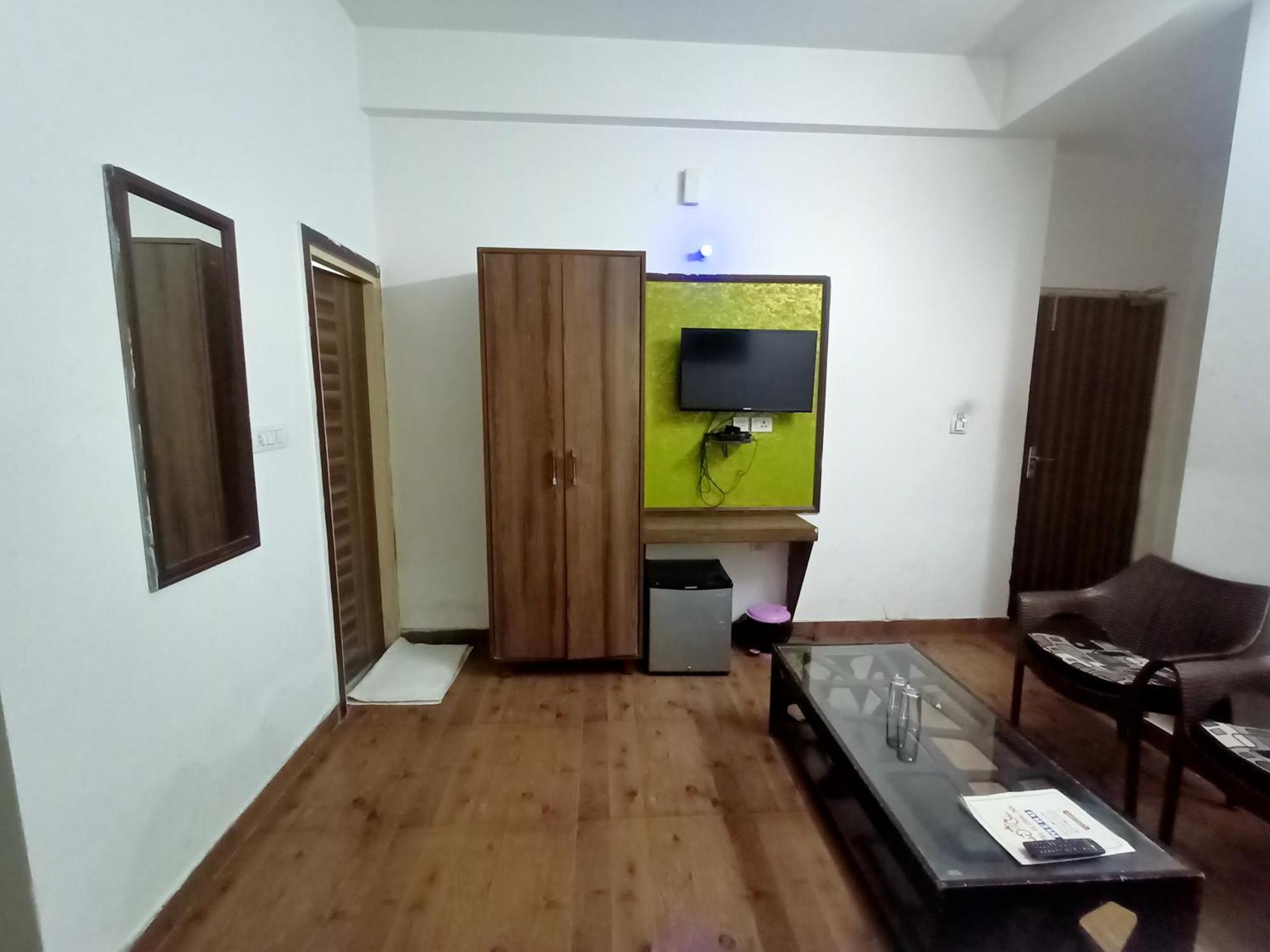 Hotel Global Inn -1 Km From Railway Station - Lift Food And Free Parking Lucknow Ngoại thất bức ảnh