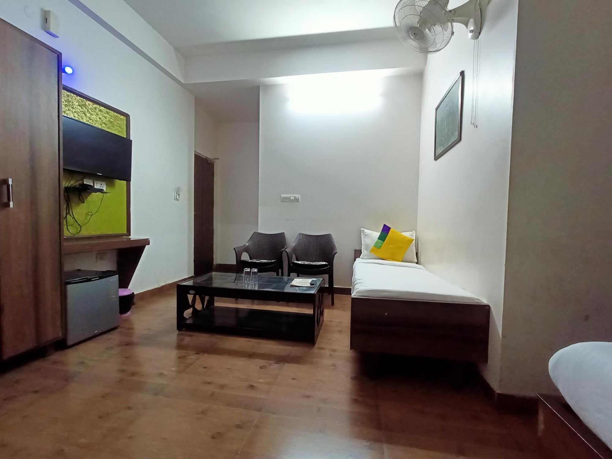 Hotel Global Inn -1 Km From Railway Station - Lift Food And Free Parking Lucknow Ngoại thất bức ảnh