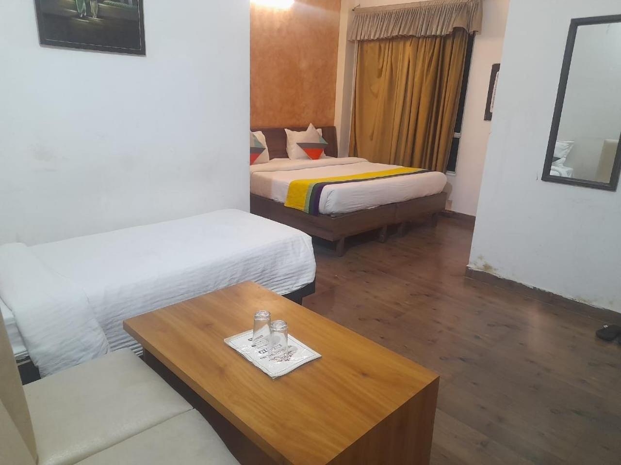Hotel Global Inn -1 Km From Railway Station - Lift Food And Free Parking Lucknow Phòng bức ảnh