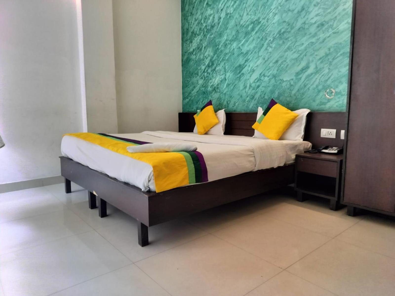 Hotel Global Inn -1 Km From Railway Station - Lift Food And Free Parking Lucknow Phòng bức ảnh