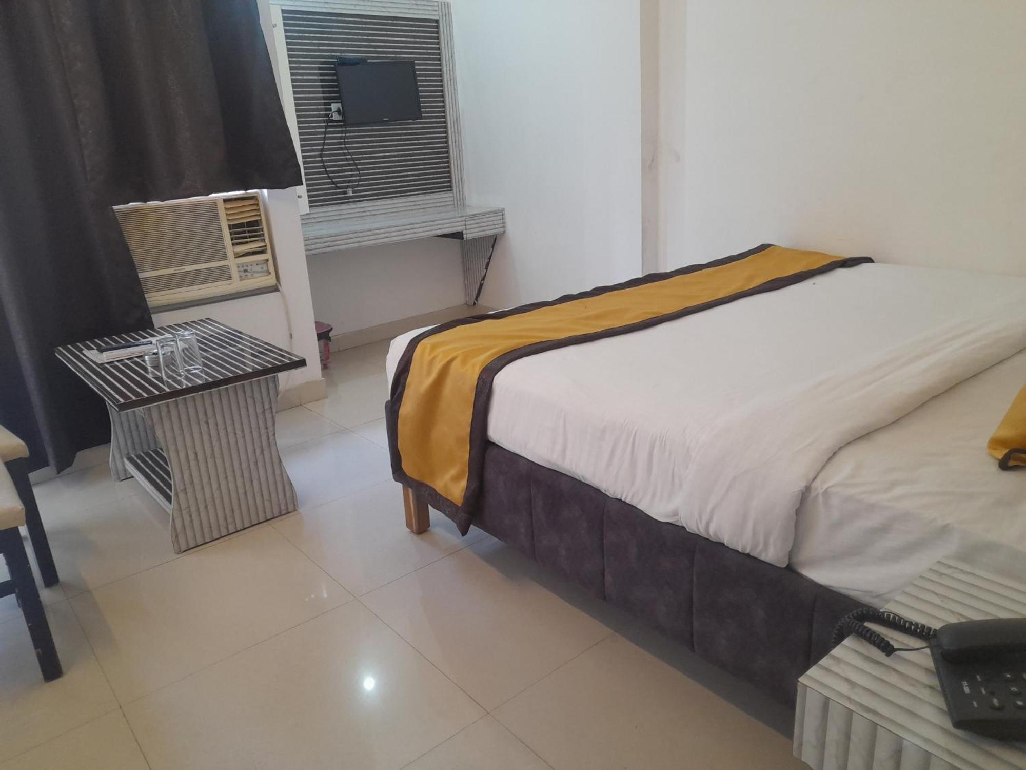 Hotel Global Inn -1 Km From Railway Station - Lift Food And Free Parking Lucknow Ngoại thất bức ảnh