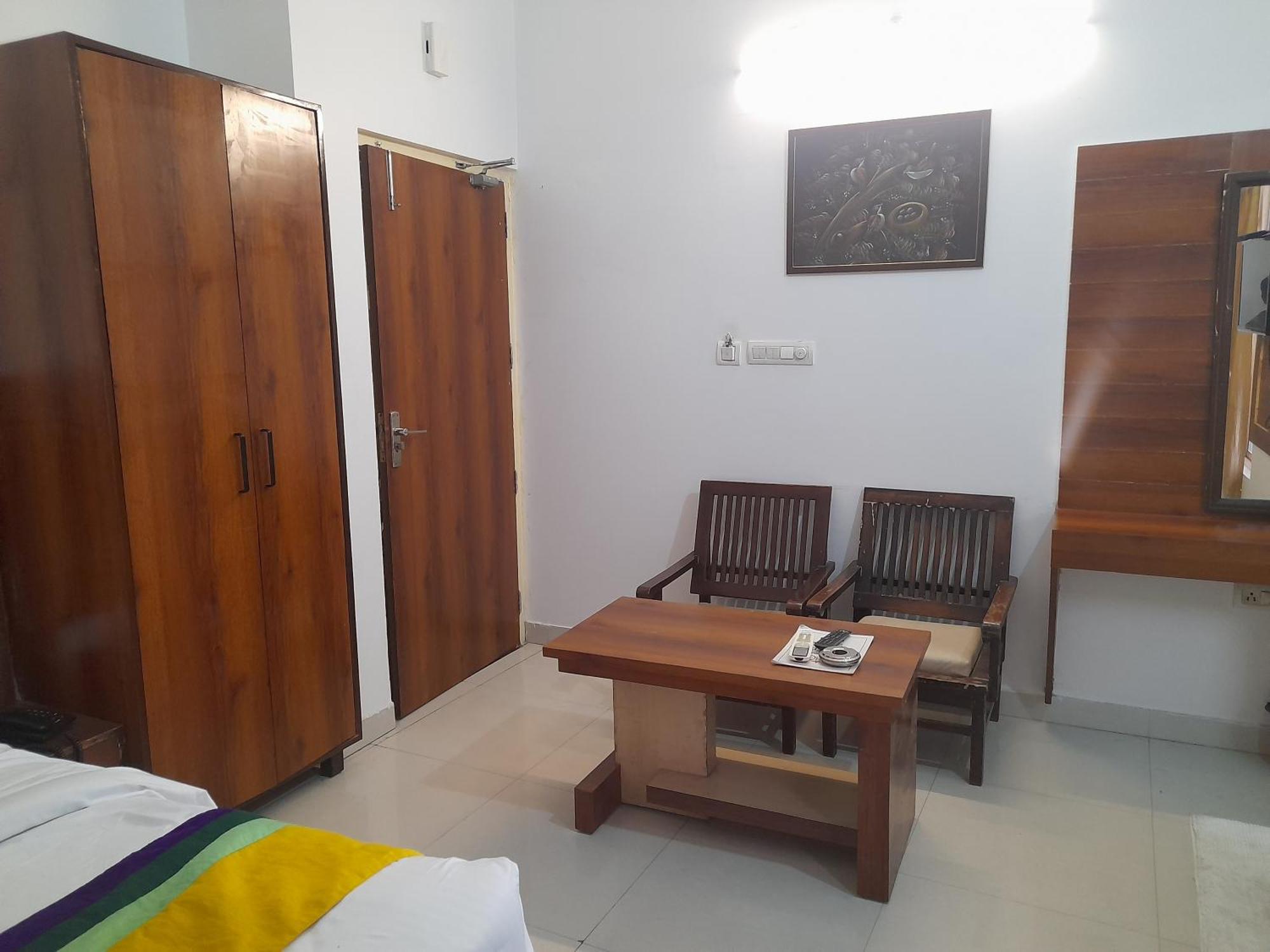 Hotel Global Inn -1 Km From Railway Station - Lift Food And Free Parking Lucknow Ngoại thất bức ảnh