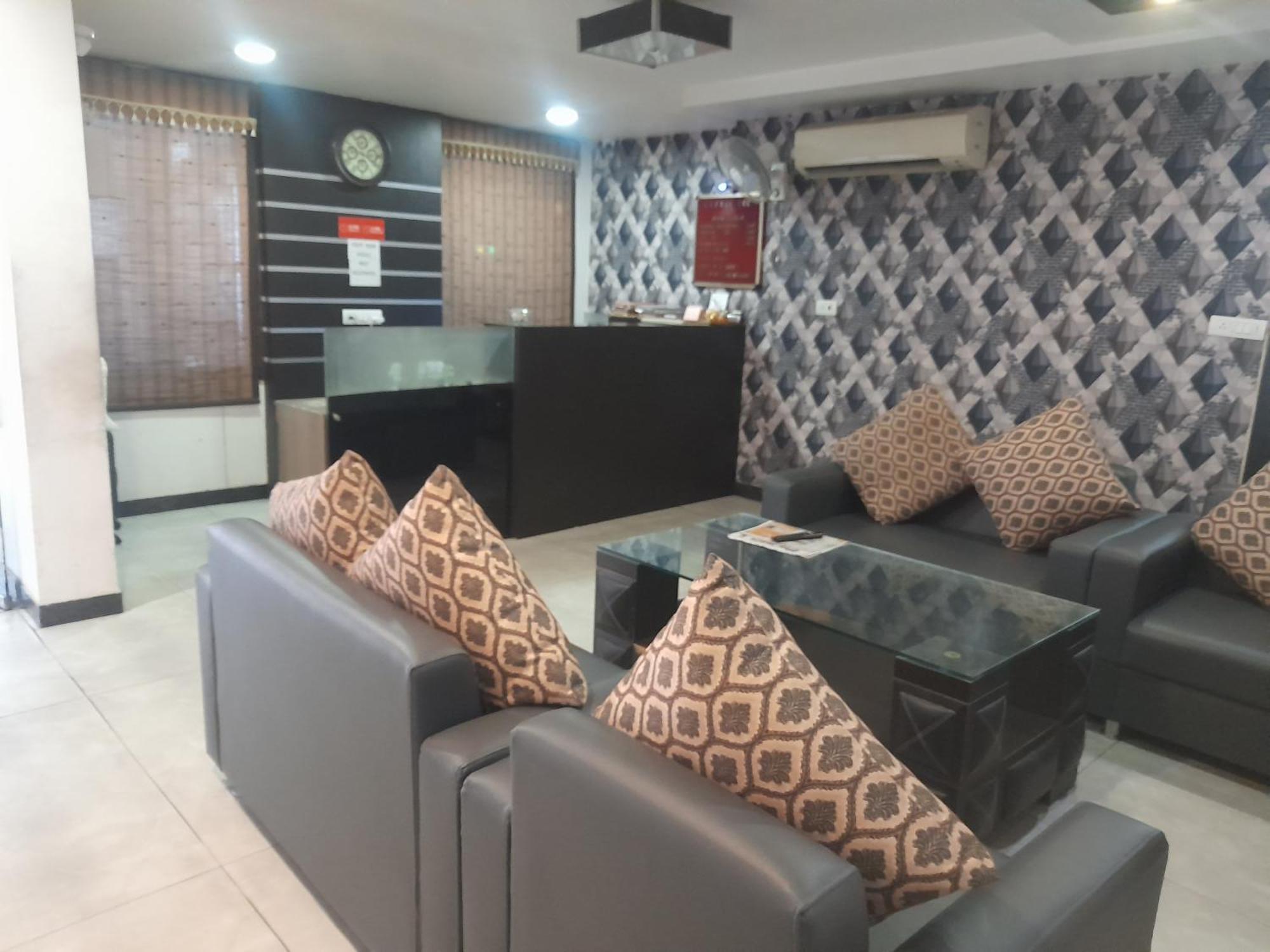 Hotel Global Inn -1 Km From Railway Station - Lift Food And Free Parking Lucknow Ngoại thất bức ảnh
