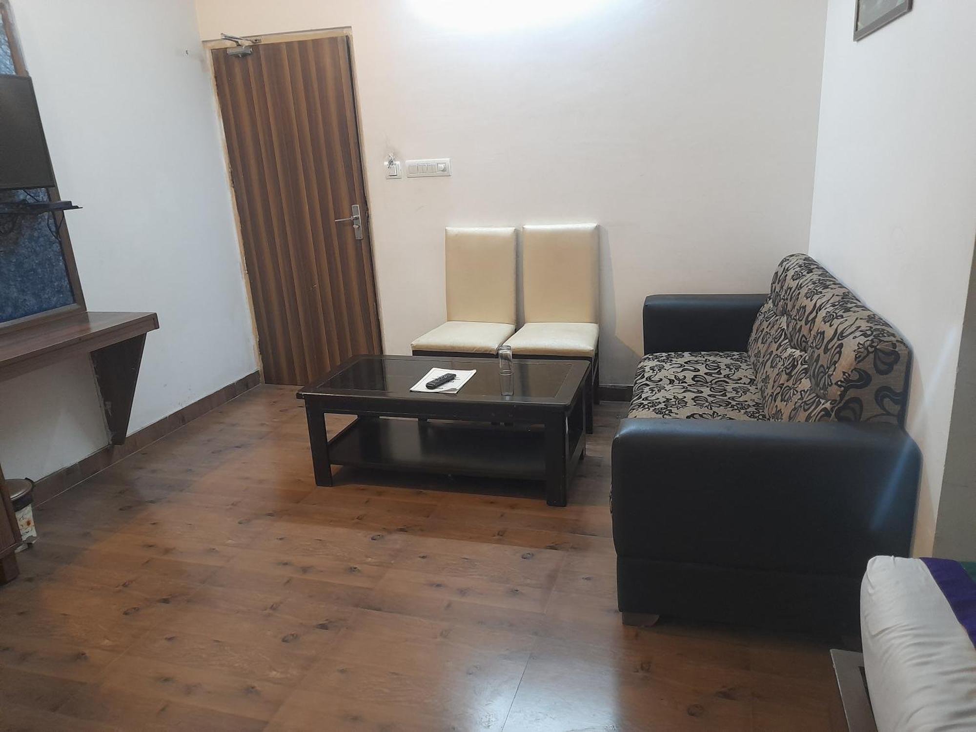 Hotel Global Inn -1 Km From Railway Station - Lift Food And Free Parking Lucknow Ngoại thất bức ảnh