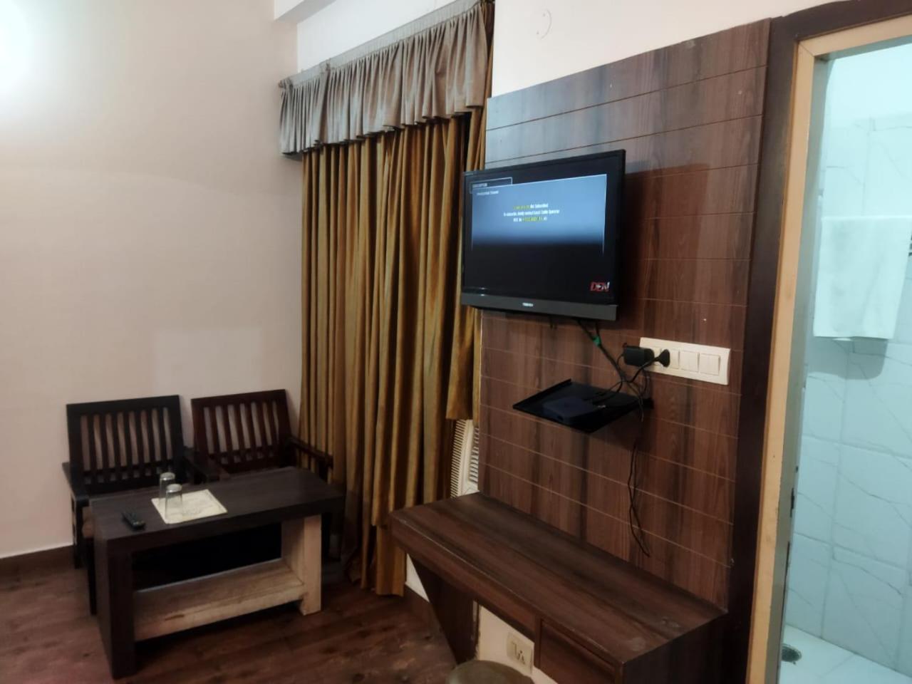 Hotel Global Inn -1 Km From Railway Station - Lift Food And Free Parking Lucknow Ngoại thất bức ảnh