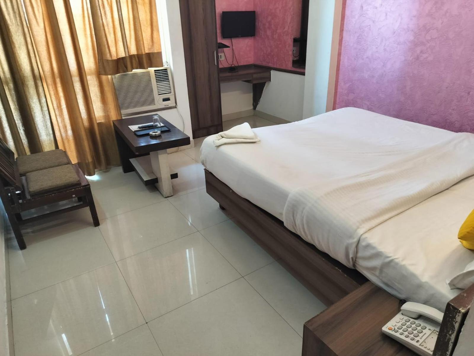 Hotel Global Inn -1 Km From Railway Station - Lift Food And Free Parking Lucknow Phòng bức ảnh